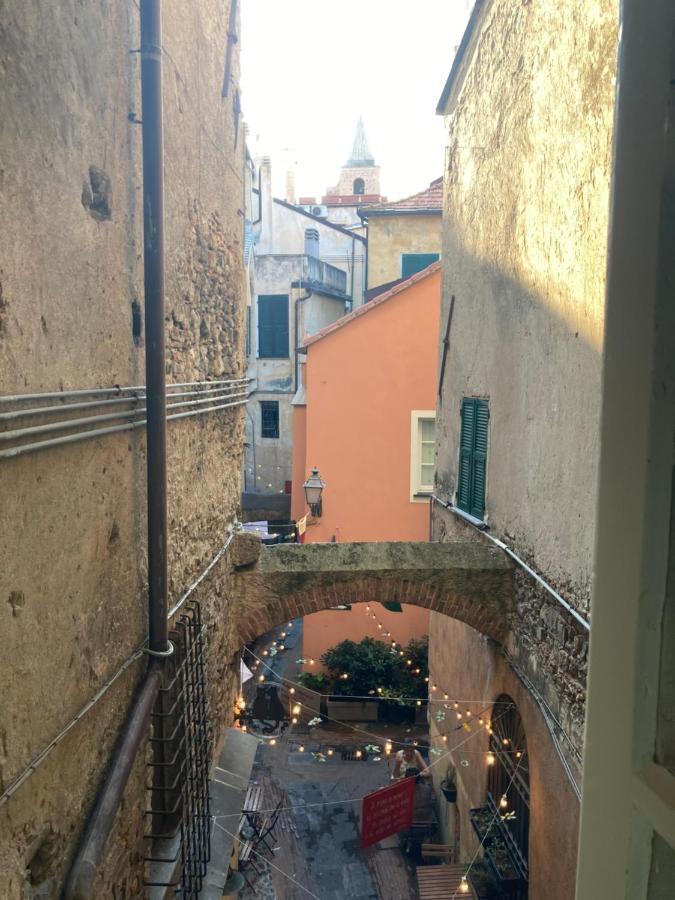 Hotel Archivolto Del Teatro Albenga Exterior foto