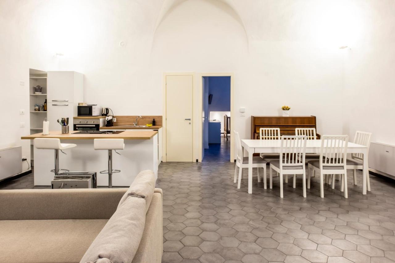 Hotel Archivolto Del Teatro Albenga Exterior foto
